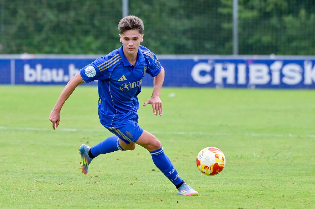 Cantera1926's tweet image. ⏹️ Final en El Requexón
✅️ #RealOviedoVetusta 6️⃣ 🆚 1️⃣ @RacingCantera
⚽️ Joaquín, Dieguito, Valdera, Agudín, Adri Fernández y Lucas Antañón
#CanteraRO 🔵⚪