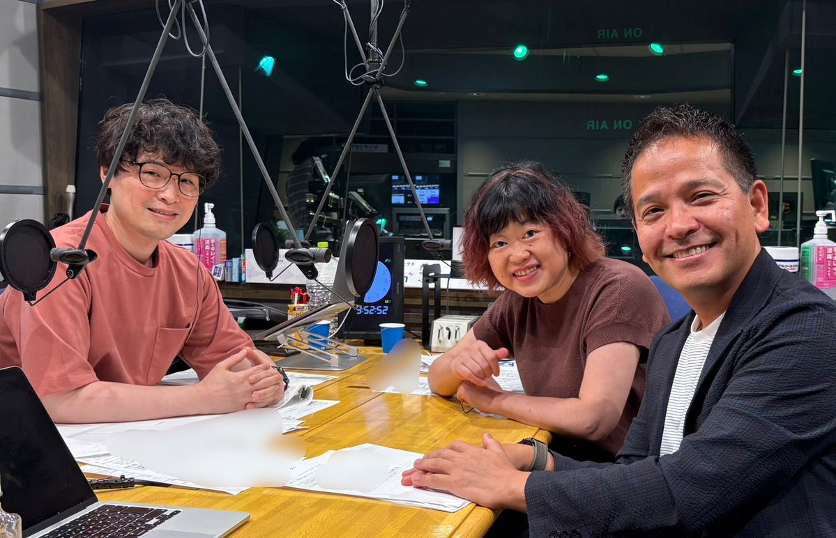 Session_1530's tweet image. 【聴き逃し配信】
「戦後80年、憲法はなぜ一度も改正されなかったのか?
参政党の『憲法草案』をきっかけに考える」
🔵 そもそも憲法改正のプロセスとは
🔵 参政党の憲法草案に書かれていないこととは
🔵 「国民の要件」について
▼ゲスト
南野森さん(憲法学者)
radiko.jp/share/?sid=TBS… #ss954
