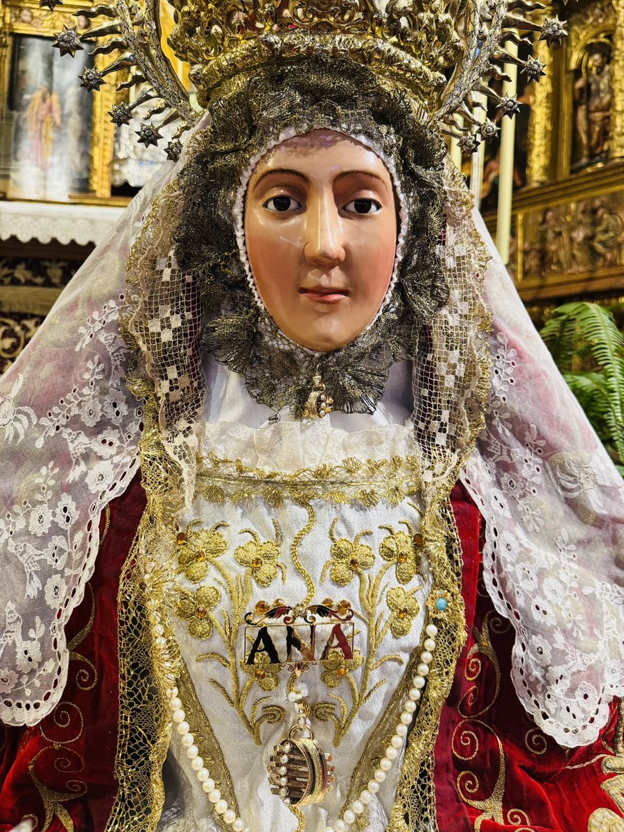 Señor, Dios de nuestros padres, que concediste a Santa Ana la gracia de que de ella naciera la Madre de tu Hijo encarnado, concédenos, por su plegaria, la salvación prometida a tu pueblo.