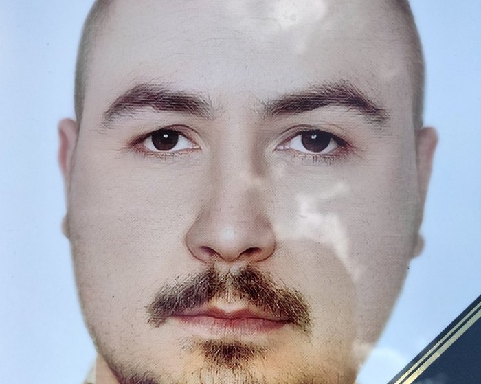 Gorod_cn_ua's tweet image. У Старому Білоусі на Чернігівщині поховали захисника Євгенія Томилка
tinyurl.com/yc3ca3c8