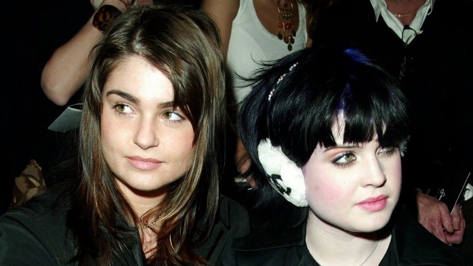 juniver5e's tweet photo. After years of estrangement, Ozzy Osbourne's daughters Kelly and Aimee reunited by his side during his final days, bringing hope for mended family ties.   https://t.co/e3cFs48MMi https://t.co/j8MKzMWKqS