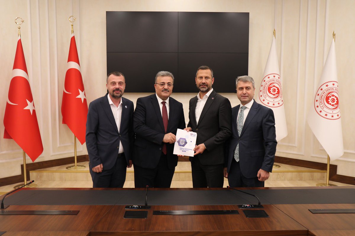 2026-2027 Yıllarını Kapsayan 8. Dönem Hizmet Kolu Toplu Sözleşme Tekliflerimizi Çalışma ve Sosyal Güvenlik Bakanlığına teslim ettik.
#MemurunTeklifi 

bms.org.tr/Sayfa/8-donem-…