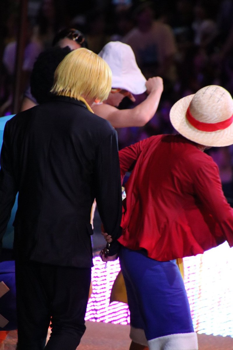 SANPOcamera's tweet image. プレショ 7/24 サンジ&amp;amp;ルフィ
このルフィとわちゃわちゃして、おてて繋がれちゃってるのほんまにすき