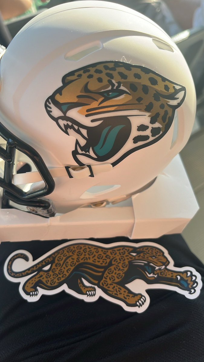 JagsMegaFan's tweet image. Got one of the prowler magnets!!! Thanks @Jaguars for doing this for us.