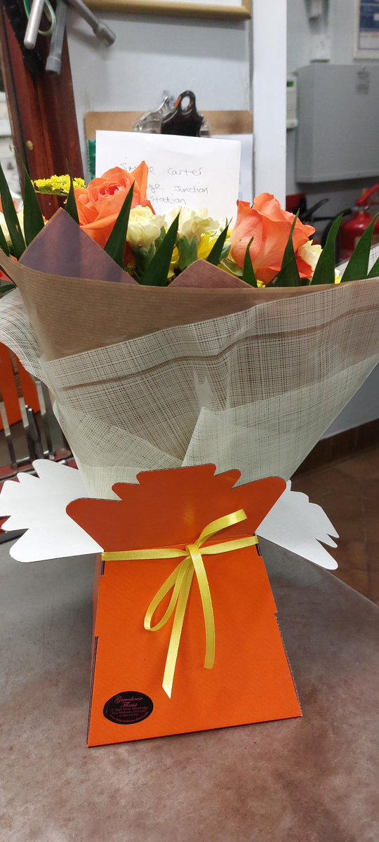 TheStourbridge's tweet image. This beautiful bouquet was delivered today
To the soul who thought of us, your flowers spoke louder than words ever could.
Thank you, truly 🧡🐈