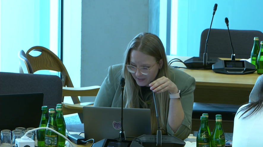 PracowniaBystra's tweet image. 🟢Głos na komisji sejmowej w sprawie zapowiedzi ograniczenia #moratorium zabrała Aleksandra Wiktor z @Greenpeace_PL:
„#LasyPaństwowe nie są firmą, nie są od produkowania zysku, tylko od zarządzania naszym wspólnym dobrem narodowym. Wczoraj @donaldtusk ogłosił rekonstrukcję…