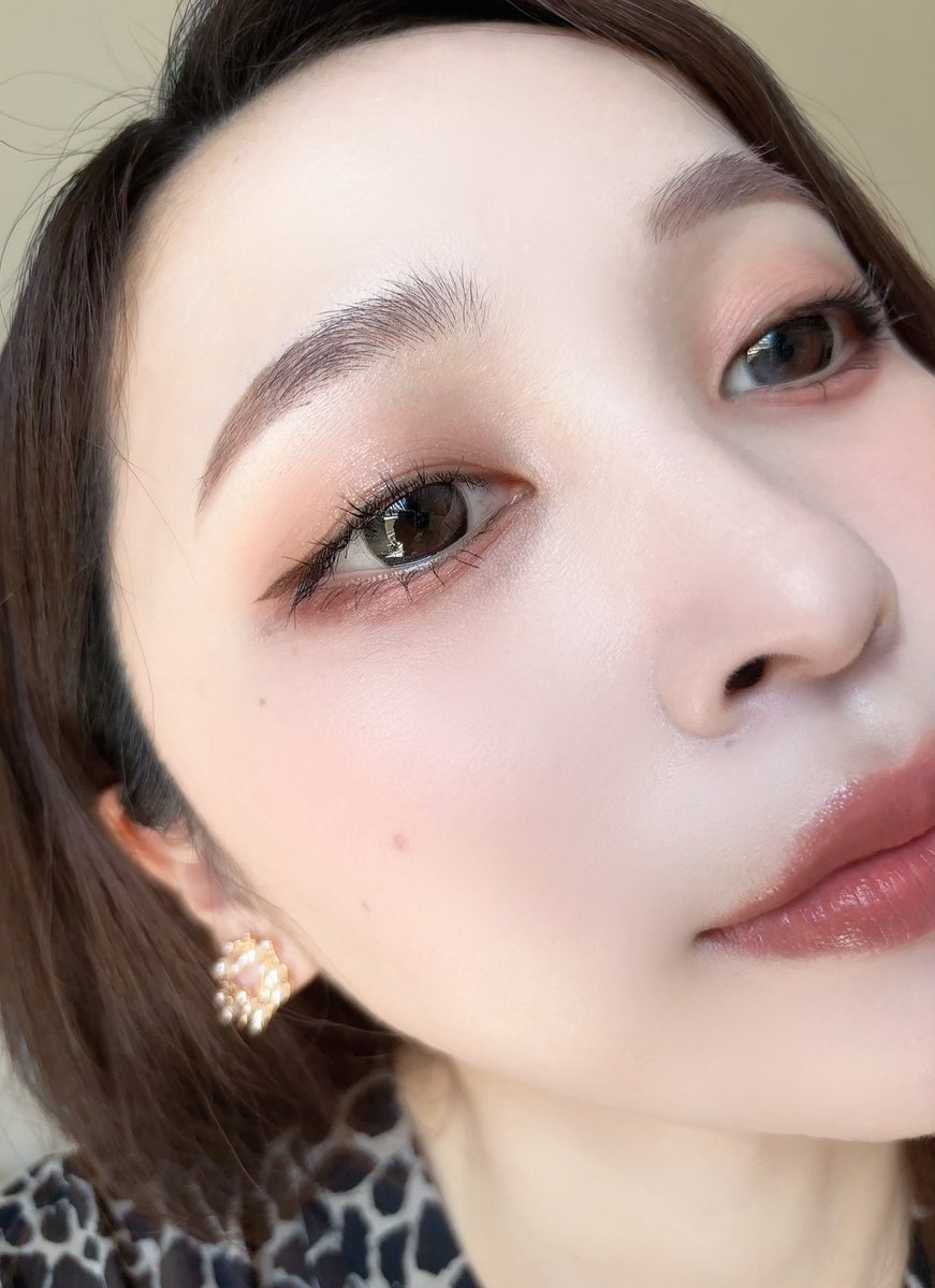 Lilium723's tweet image. ADDICTIONのザアイシャドウ#015SPグリーミーポンドってコーラルカラーに多色ラメがきらっきら輝いて本当に可愛いよね🍑🍧☁️𓍼☁︎︎⋆｡