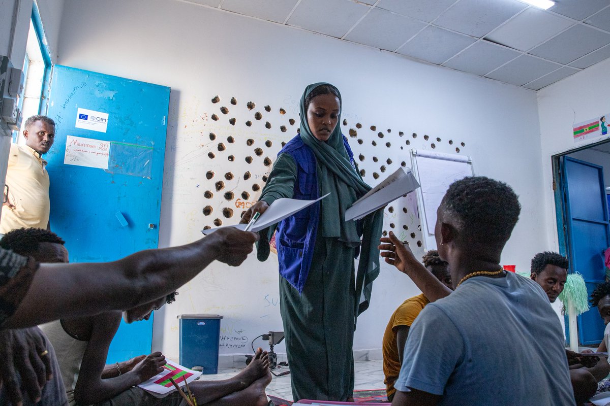 IOM_EHSA's tweet image. In #Djibouti, IOM is supporting migrants like Moubarak through the Regional Migrant Response Plan. His journey to the Gulf left deep scars, but psychosocial care is helping him heal.
"Painting helps me forget what I have been through," he says as he rebuilds his sense of peace.