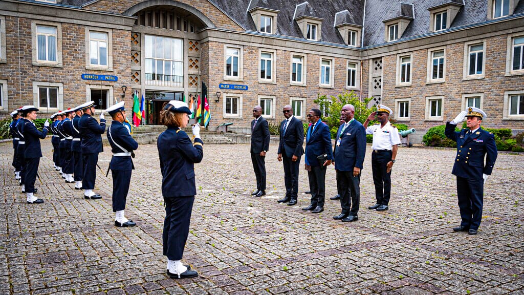 #SEPCIMINFOS 

Il y a 1 an, à l’invitation du <a href="/SGMer/">Secrétariat Général de la Mer 🇫🇷</a> et du #CECLANT, les hauts responsables en charge de l’#AEM des États du Golfe de Guinée participaient à la 1ʳᵉ édition du séminaire sur l’Action de l’État en Mer.

👉: urlr.me/C5YeTQ