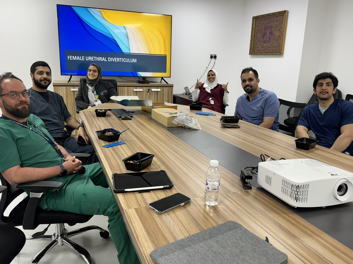 RJY91's tweet image. Amiri teaching sesh of the week: Female urethral diverticulum trivia.
Two teams entered and only one left with a multilayered closure 🪡.
Yes, carbs were involved.
(Shoutout to Saad for the cake! 🍰 )