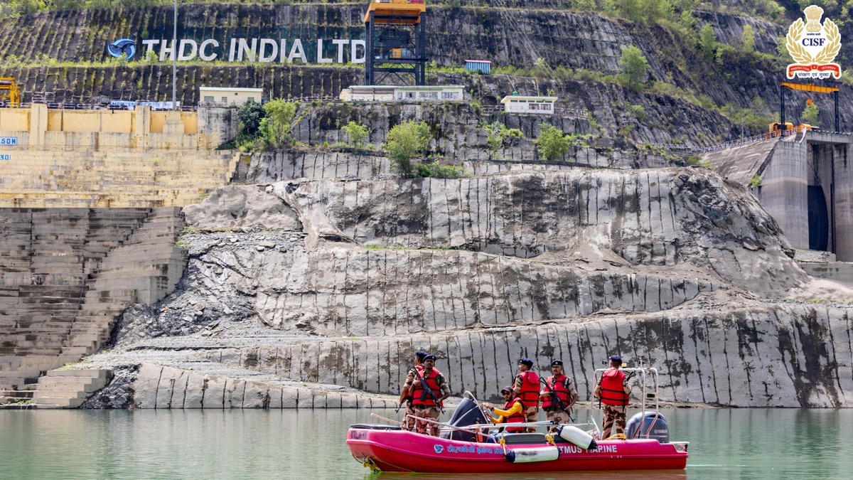 CISFHQrs's tweet image. CISF : ऊर्जा से प्रेरित, सुरक्षा को समर्पित !

CISF stands guard at Tehri Dam and other vital hydropower installations of the country—where water becomes power.

With courage, commitment and round-the-clock vigilance, we protect what keeps the nation moving.

#ShieldOfSecurity…