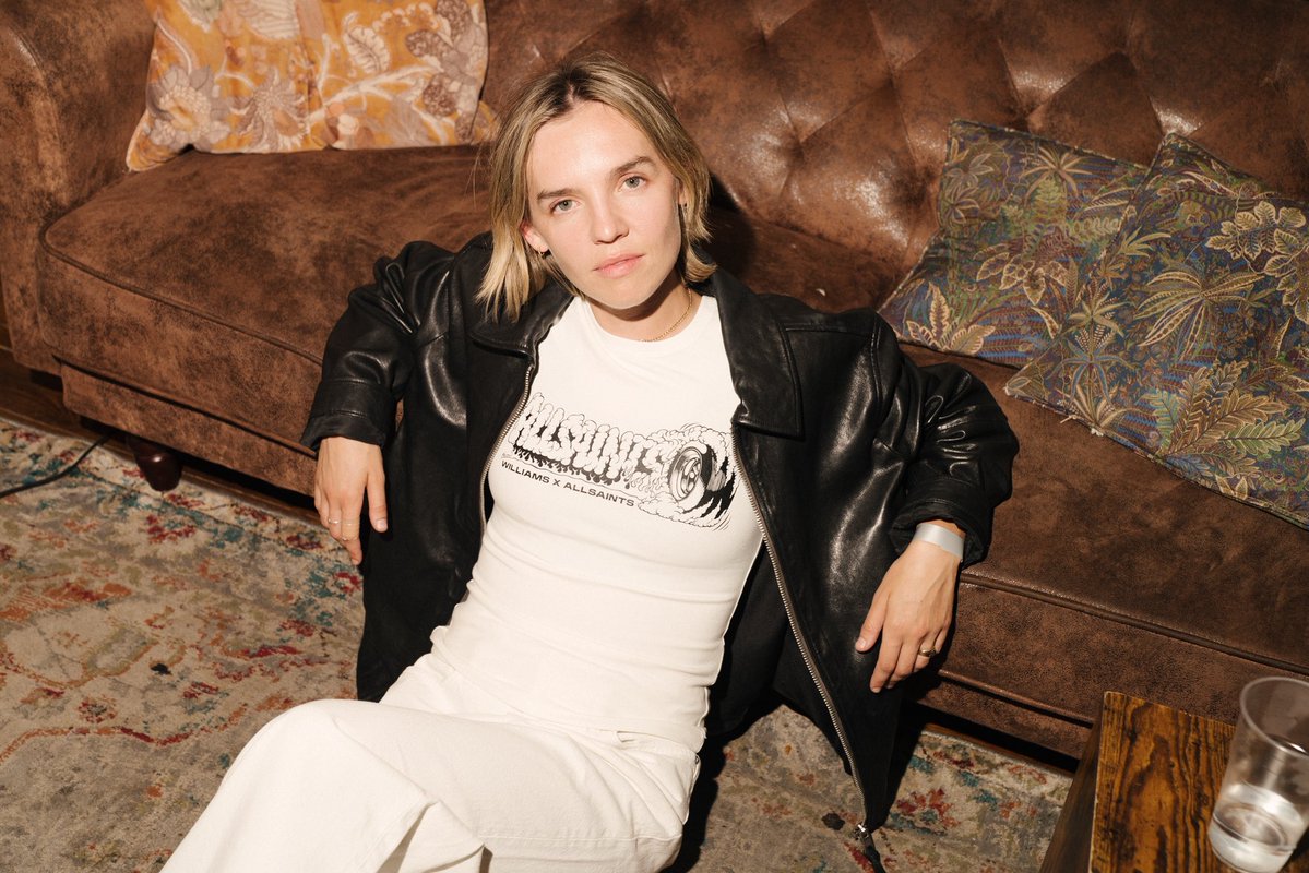 DirtyHit's tweet image. .@Japanesehouse live from @OmearaLondon with @AllSaintsLive