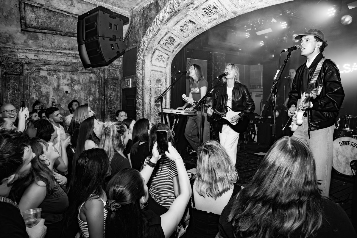 DirtyHit's tweet image. .@Japanesehouse live from @OmearaLondon with @AllSaintsLive
