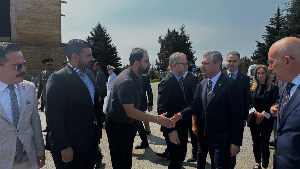 Genel Başkanımız Özgür Özel’in öncülüğünde, Lozan Barış Antlaşması’nın 102. yılı dolayısıyla Anıtkabir’i ziyaret ettik.
Ankara İl Gençlik Kolları olarak bu tarihi günde Ata’mızın huzurundaydık.