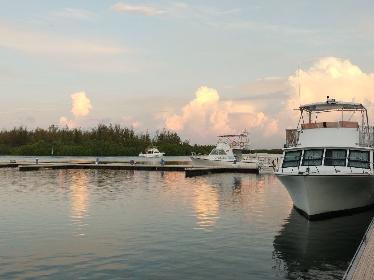Disfruta de un bello amanecer siempre en Cayo Largo del Sur.<a href="/DelegacionCL/">Delegación MINTUR Cayo Largo del Sur</a> <a href="/CubaturCuba/">Agencia de Viajes Cubatur</a> <a href="/LazaroCast41484/">Lazaro Castanedo</a> <a href="/MinturCuba/">Ministerio Turismo</a> <a href="/nautica_marlin/">NáuticaMarlin</a> <a href="/rlicea_mojena/">Ernesto Licea Mojena Secretario del PCC IJ</a> <a href="/YoemarlinCLS/">Yoenis Mejias</a>