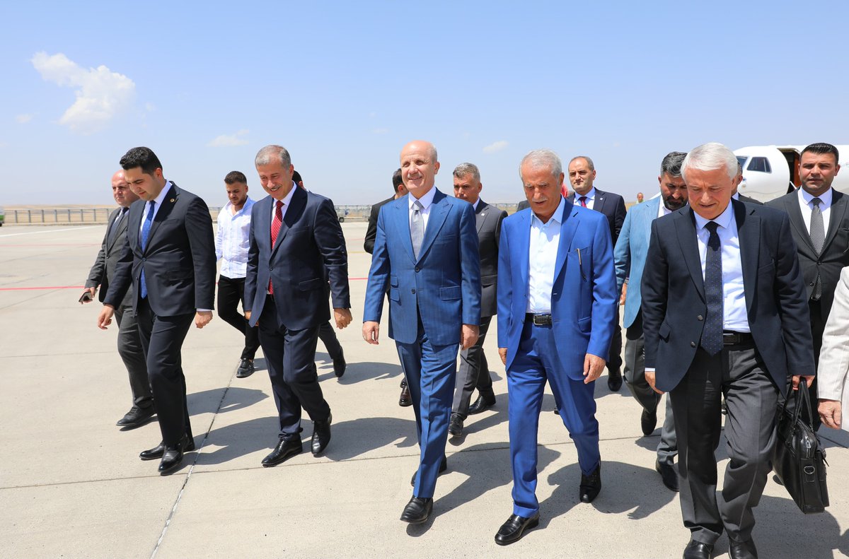 erolozvar's tweet image. Bölge Üniversiteleri Toplantısına katılmak ve çeşitli temaslarda bulunmak üzere Ağrı’dayız.
Ağrı’daki üniversitemizde büyük katkısı ve desteği olan iş insanı İbrahim Çeçen ile bir araya geldik.
İş insanlarının şehirlerindeki üniversitelere desteğini çok kıymetli buluyoruz.…