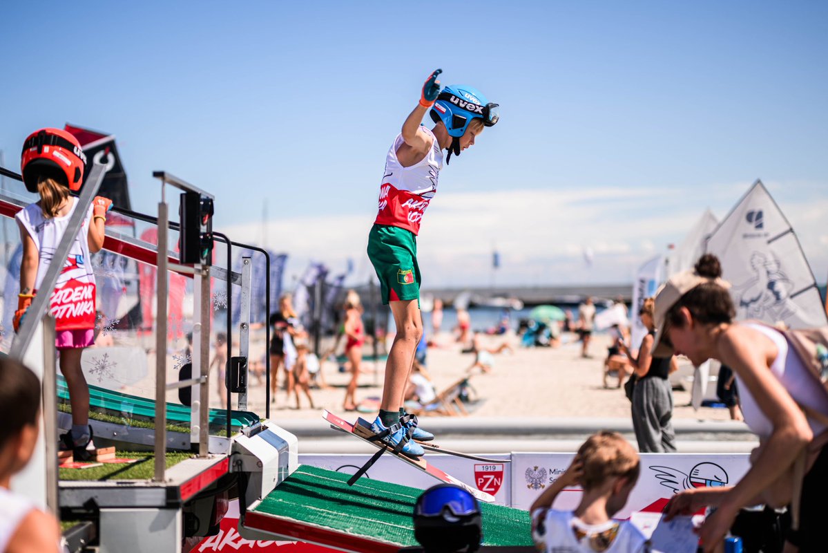 pzn_pl's tweet image. Słońce, plaża, parawany i… skoki narciarskie. Czekamy na Was w Gdyni do 17:00!
A jutro organizujemy zawody w skokach narciarskich na plaży! Zapraszamy od 12:00 do 14:00