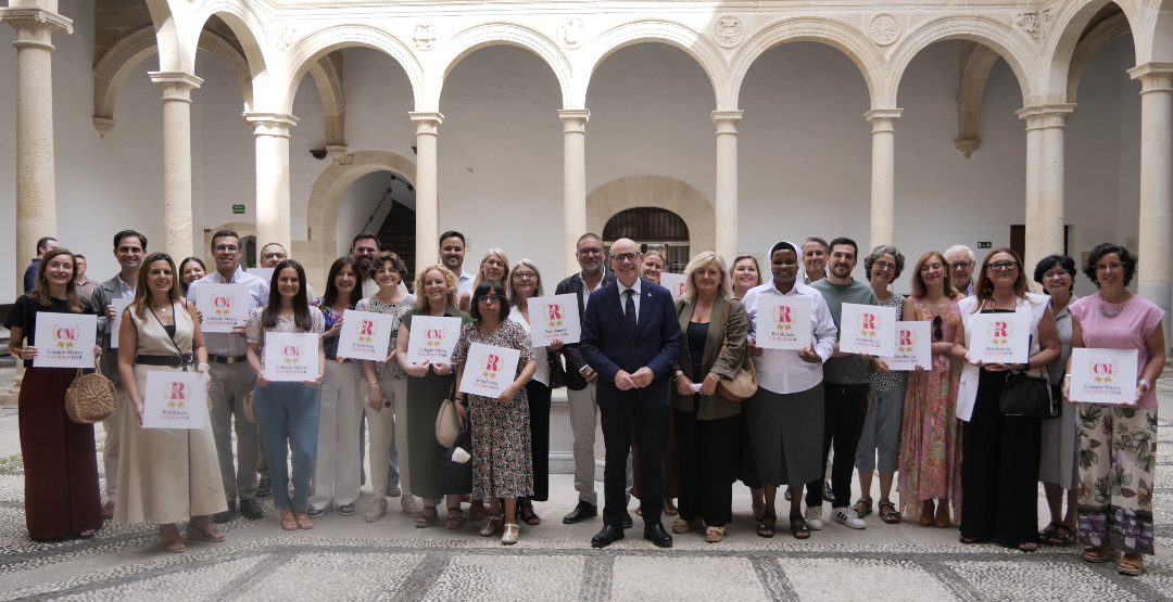 CanalUGR's tweet image. 🏘️🎓 Los Colegios Mayores y Residencias adscritos a la #UGR reciben el Sello de Calidad de Alojamiento 🏅
✅ Gracias al acuerdo con la Universidad, se mantienen plazas bonificadas, al 100 % o parcialmente, para la comunidad universitaria
Galería fotos⬇️
canal.ugr.es/noticia/colegi…
