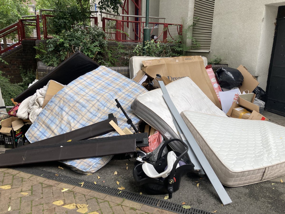 Been like this for over a week now! #lambeth <a href="/lambeth_council/">Lambeth Council</a> SE11 6UE

This should be a priority, the discarding of  flammable material against an 18 storey #towerblock must be a fire risk? <a href="/LondonFire/">London Fire Brigade</a> -#firerisk

And you ask, it has been reported! #shambeth