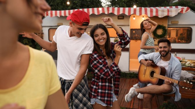 Prefet53's tweet image. 🎭🎥 L’opération Été ☀️ culturel revient en 2⃣0⃣2⃣5⃣ Cette année, des événements seront également proposés dans les #campings 👇
✅ Permettre à toutes et tous de profiter de propositions culturelles gratuites, partout sur le territoire 🇫🇷
✅ Aller à la rencontre des publics qui…