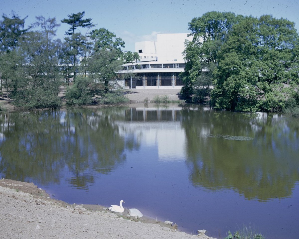 StirUni's tweet image. #TBT to a serene campus scene, autumn 1971 📸
#ThrowbackThursday Macrobert Arts Centre University of Stirling Archives and Special Collections