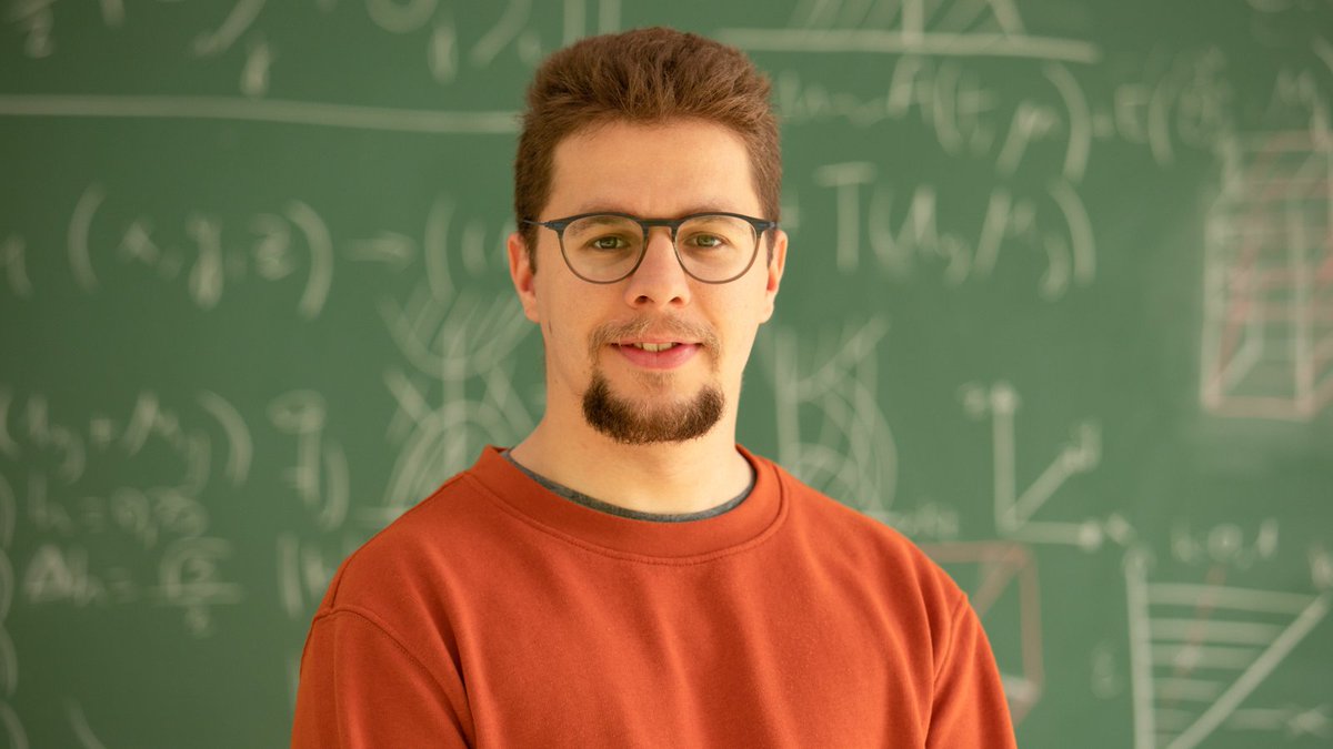 DIPCehu's tweet image. We've got a new PhD!👏👏
Today, David Silva Brea defended his #PhD thesis 'Aluminium modulation of the dynamics of short disordered peptides', carried out under the supervision of Xabier López (DIPC) and David de Sancho (DIPC)
Zorionak David! 🥳
