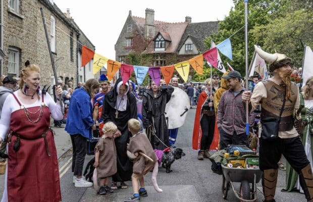 TBESW's tweet image. Malmesbury Carnival all set for August start. Read the story here: π bit.ly/4mvdxxp
#Malmesbury #Swindon #Wiltshire