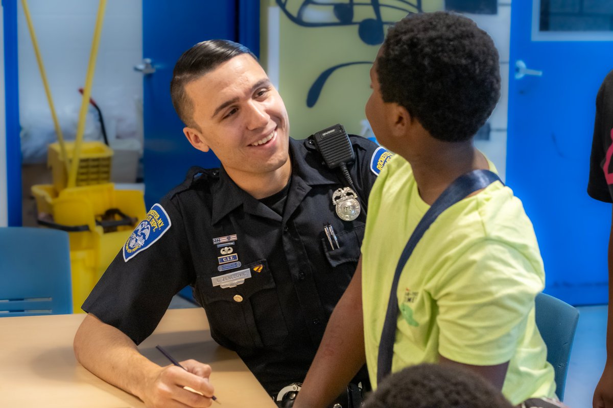 RochesterNYPD's tweet image. Sign up today to start your career with the Rochester Police Department and be part of a team to protect and serve our great community.
Visit jointheRPD.com to sign up.