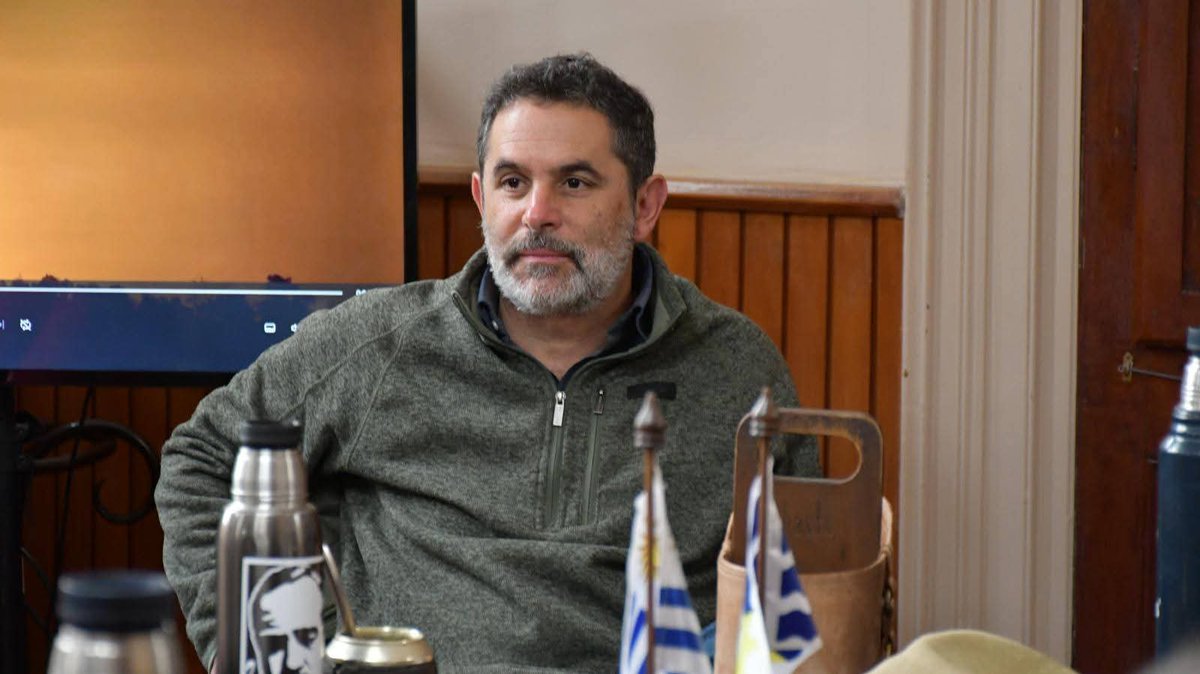 comuna33's tweet image. Intendente Departamental se reunió con autoridades y técnicos de OPP.
El Dr. Mario Silvera recibió en su despacho a una delegación de OPP donde analizaron obras que se llevan adelante y proyectos que se realizarán en la presente administración.
#GobiernodeTreintayTres