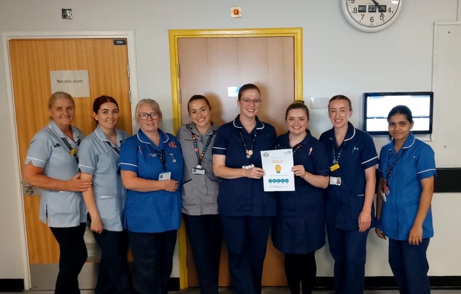A huge congratulations to Cairns Ward Manager Abbie and the team for securing GOLD standard in their Walton CARES 🌟🌟 - CARES is an in-house standard to ensure outstanding patient care is maintained in the ward areas. #Welldone Cairns Ward!