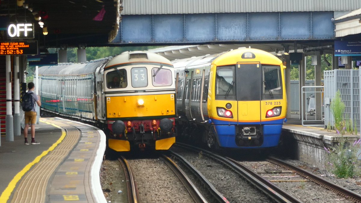 JRailVolunteer's tweet image. There goes the 4VEP to Derby via West Ruislip to pick up the TfL stock and Southall, on 5Z33 the 12:30 Strawberry Hill Carriage Sidings to West Ruislip London Underground Limited Depot GB Rail Freight.