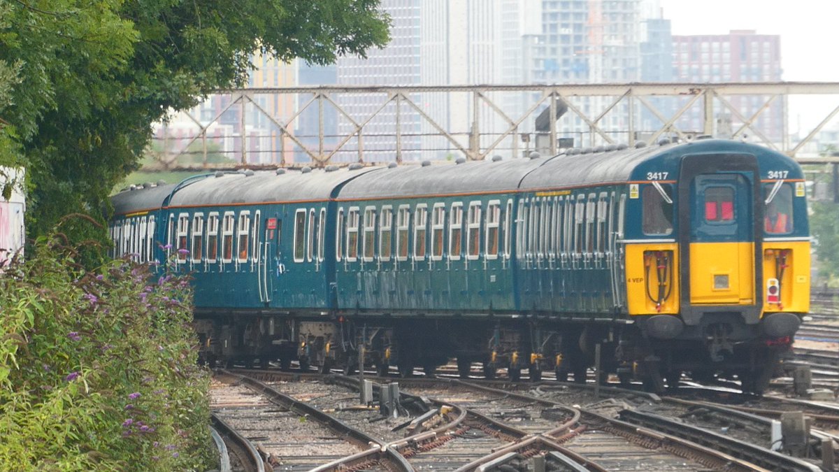 JRailVolunteer's tweet image. There goes the 4VEP to Derby via West Ruislip to pick up the TfL stock and Southall, on 5Z33 the 12:30 Strawberry Hill Carriage Sidings to West Ruislip London Underground Limited Depot GB Rail Freight.