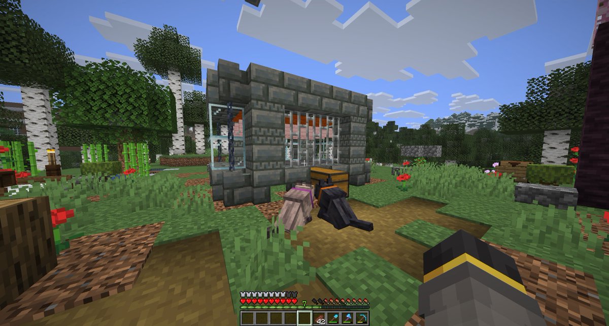 itiswattles's tweet image. my puppies are obsessed with the iron farm 🥺 just like their papi aww