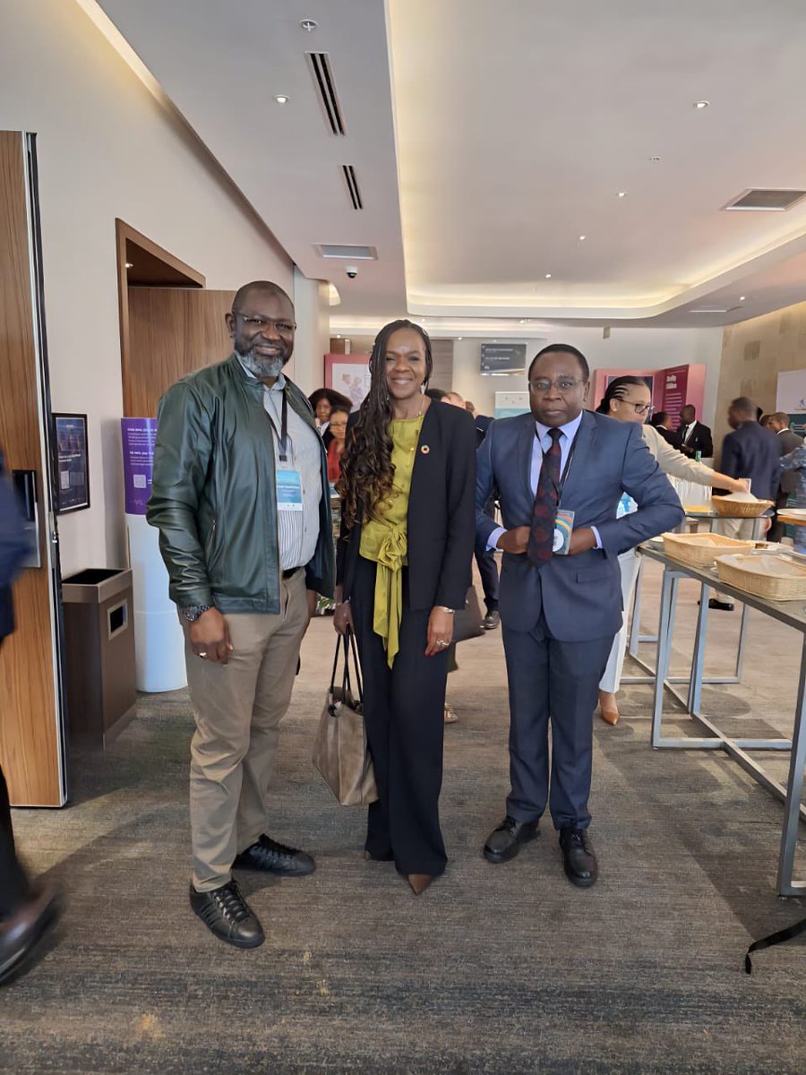 𝔻𝕣. 𝔸𝕙𝕞𝕖𝕕 𝕆𝕘𝕨𝕖𝕝l - FAPH (@laktarr001) on Twitter photo At the #ChildSurvival Forum in #Mozambique met with <a href="/AlisonvParker/">Alison V Parker</a> & <a href="/ngwakum/">PAUL NGWAKUM</a> of <a href="/UNICEFAfrica/">UNICEF Africa</a>. We explored how Africa can achieve more for children despite the current challenges in #GlobalHealth. Innovative investments are urgently required #UntilWeAreAllSafe!
<a href="/VillageReach/">VillageReach</a> At the #ChildSurvival Forum in #Mozambique met with <a href="/AlisonvParker/">Alison V Parker</a> & <a href="/ngwakum/">PAUL NGWAKUM</a> of <a href="/UNICEFAfrica/">UNICEF Africa</a>. We explored how Africa can achieve more for children despite the current challenges in #GlobalHealth. Innovative investments are urgently required #UntilWeAreAllSafe!
<a href="/VillageReach/">VillageReach</a>