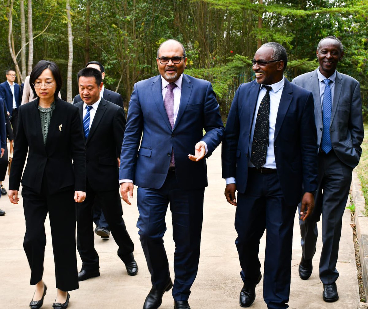 Profshaukat's tweet image. Together with 🇨🇳 @AmbGuoHaiyan @ChineseEmbKenya visited @DiscoverJKUAT #SAJOREC centre of excellence. Strengthening partnership under South-South cooperation- exchange of staff, building capacity in research & innovation. #Biotechnology #Agriculture Homegrown solutions @nrfkenya