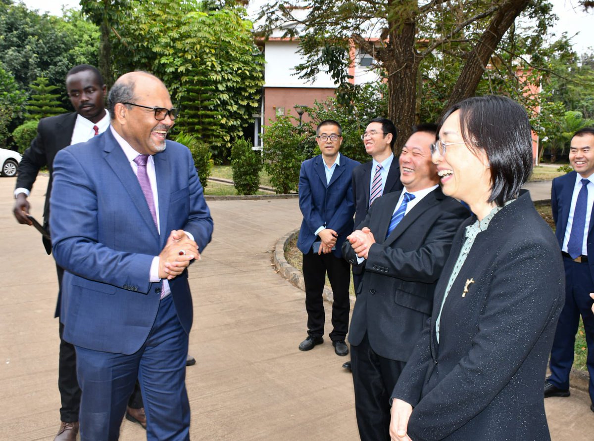 Profshaukat's tweet image. Together with 🇨🇳 @AmbGuoHaiyan @ChineseEmbKenya visited @DiscoverJKUAT #SAJOREC centre of excellence. Strengthening partnership under South-South cooperation- exchange of staff, building capacity in research & innovation. #Biotechnology #Agriculture Homegrown solutions @nrfkenya
