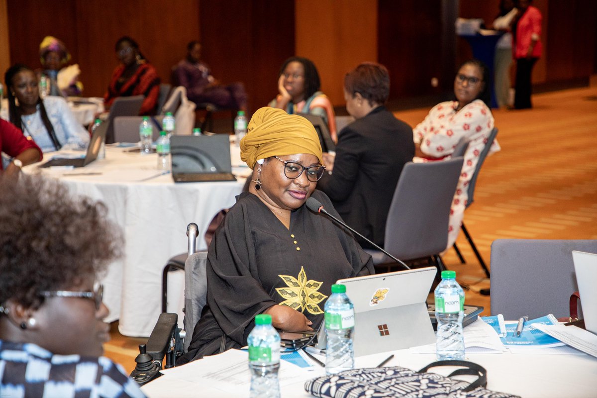 Ce mardi 22 juillet s’est tenue la cérémonie d’ouverture de l’atelier national de validation du Plan stratégique du Réseau des Femmes Leaders au Sénégal (AWLN/Sénégal). 

#awln #leadership  #leadershipfeminin