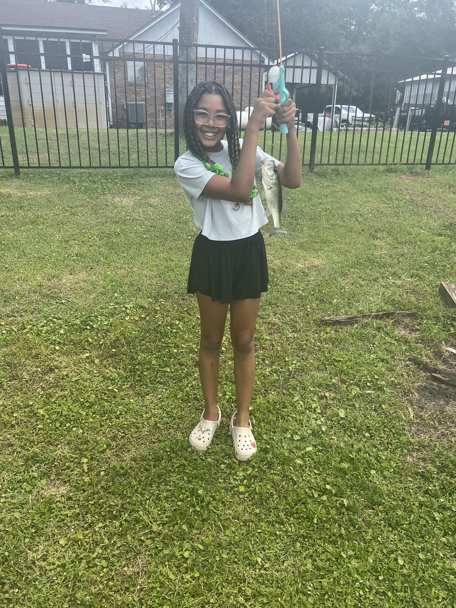 BLReese1's tweet image. Happy 11th birthday to my sweet daughter. I pray to lord continue to guide you daily. You are truly kind and have a great heart. Keep being you, Brynn. The world is better because you’re in it.

We love you more than words can say! 💜