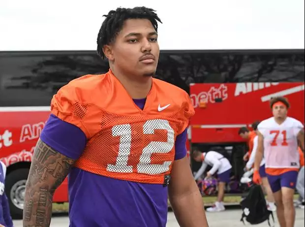TigerDroppings's tweet image. Clemson defender responds to Brian Kelly calling Clemson’s Stadium “Death Valley Jr.”:
tigerdroppings.com/lsu-football/c…