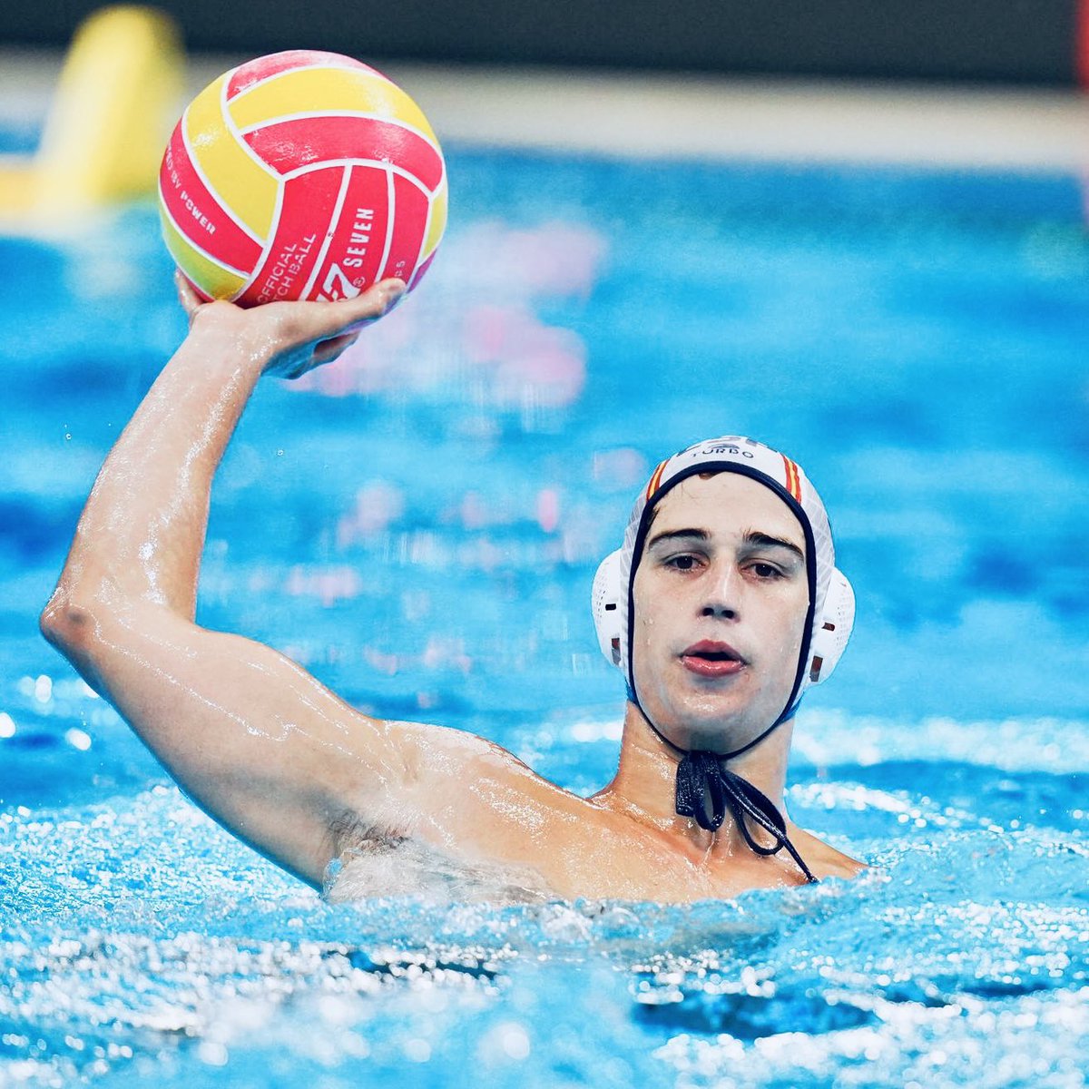 🥇Un campione del mondo a Recco! 🌏

Congratulazioni ad Alvaro Granados, nominato miglior giocatore del torneo, per la medaglia d’oro vinta con la Spagna 🇪🇸 

⚪️🔵 #WeAreWaterpolo 

📸 Kovacs / World Aquatics