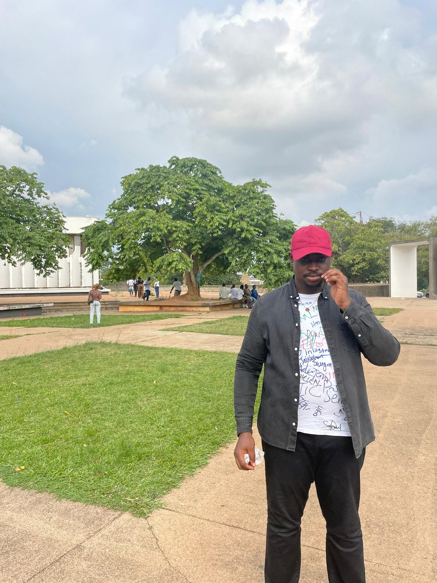 OsumareAyomi's tweet image. No more rushing out at dawn to catch undergraduate 6am classes. No more accusations of “Of course, you didn't know when I left; you were sleeeeeeping, you beetch!”
Congratulations to my best bully, my handclapper, my cozy place.
Favour I pray for you, @SymplyTaiwo.
Flourish!❤️