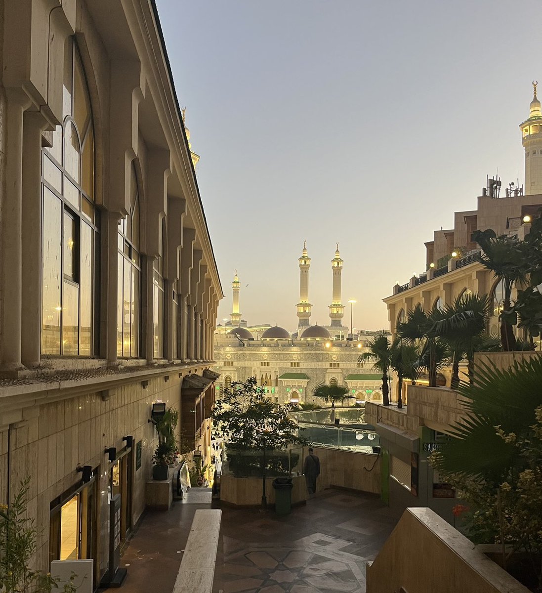 Schwifftyy's tweet image. I’m always in awe of the Haram’s beauty, no matter how many times I see it