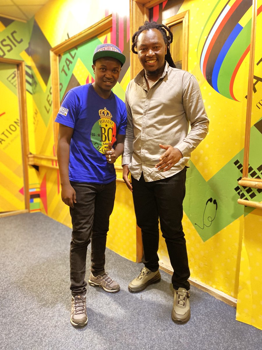 Nation FM (@nationfmke) on Twitter photo Unskiza way back ting and ting doba ukiwa wapi?
<a href="/shatttabway/">Shatta Bway</a> <a href="/SelectorMungake/">selector Munga</a> #rockersnation Unskiza way back ting and ting doba ukiwa wapi?
<a href="/shatttabway/">Shatta Bway</a> <a href="/SelectorMungake/">selector Munga</a> #rockersnation