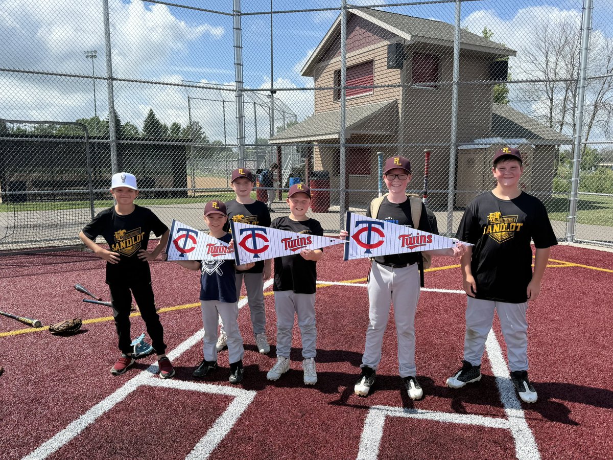 FLBaseballMN's tweet image. Playing for the love of the game! Summer Sandlot Camp Week One! So fun to host all these young players at camp!