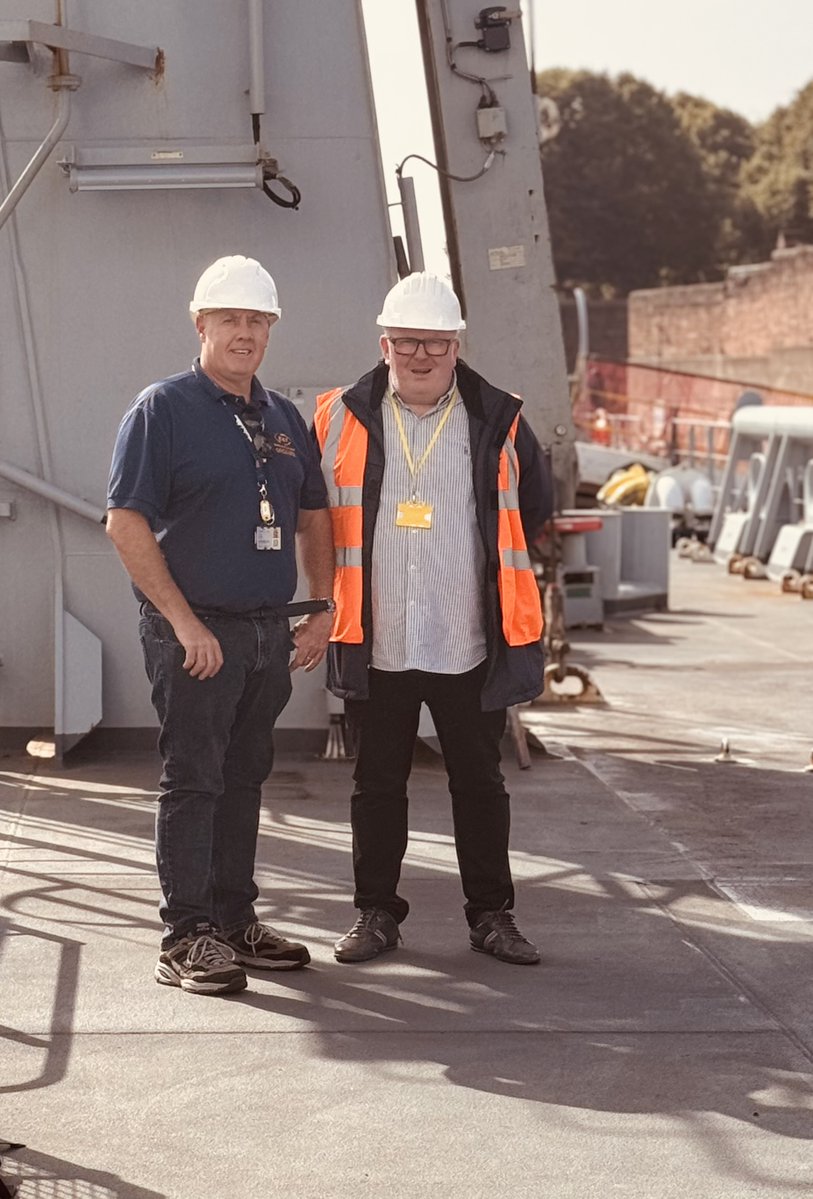RMTunion's tweet image. RMT visit to RFA Tidesurge.
National Secretary, @dazprocter and Ian Parkin, RFA convenor, updated members who are currently working onboard and members from RFA Proteus, Sterling Castle, RFA Tiderace and RFA Fort Victoria who are in refit.
#JoinRMT