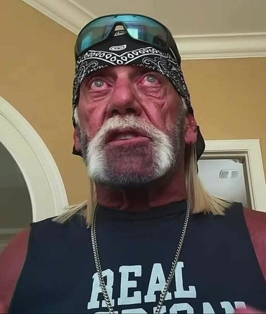 FadeAwayMedia's tweet image. One of the final public photos of Hulk Hogan before his passing.