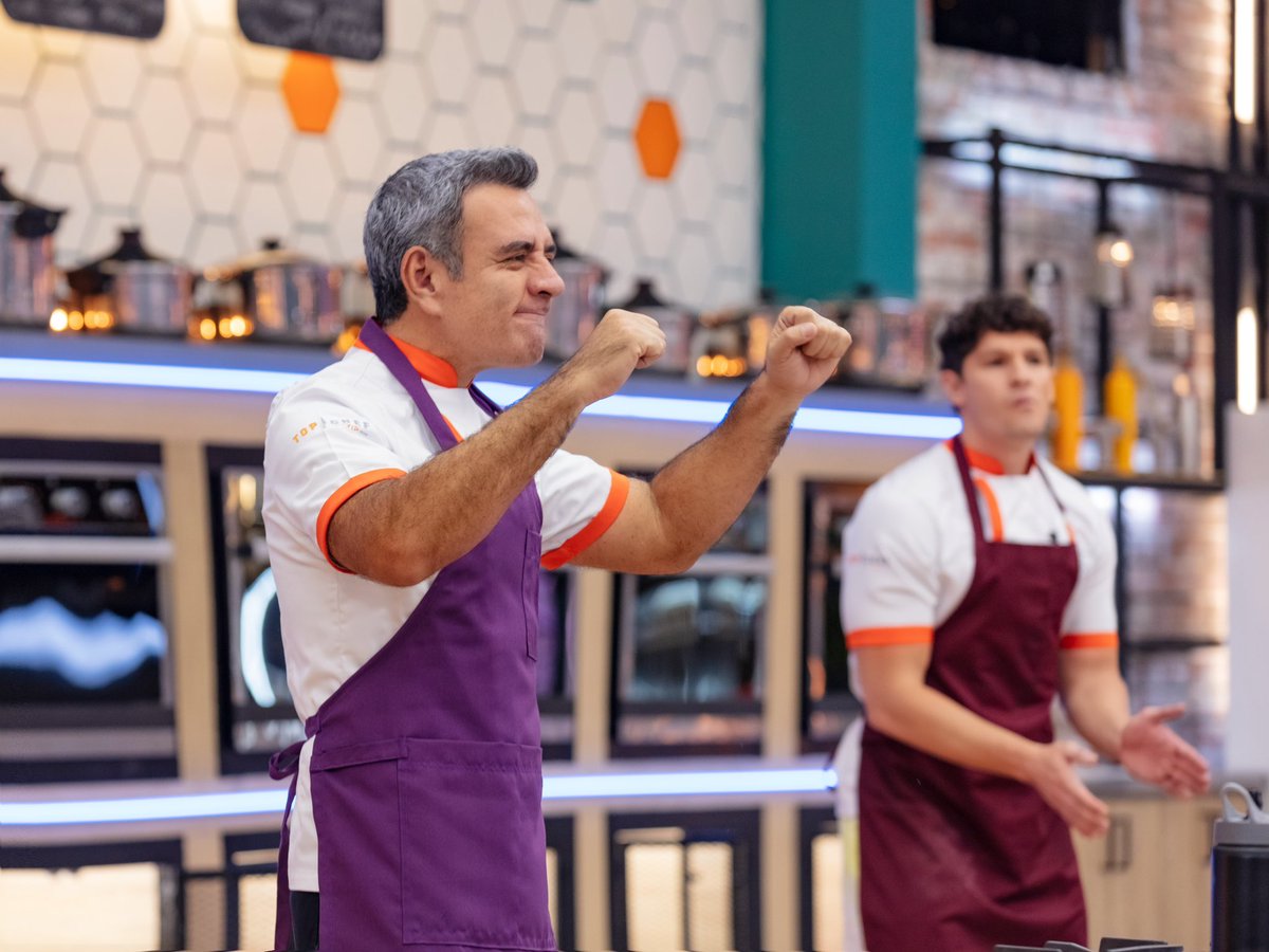 SANDARTI's tweet image. Que gran show el de anoche en Top Chef VIP. @christophervele y yo, de los mejores pasteles!!! Vamos por más.
@telemundorealities @telemundo @TelemundoIntl