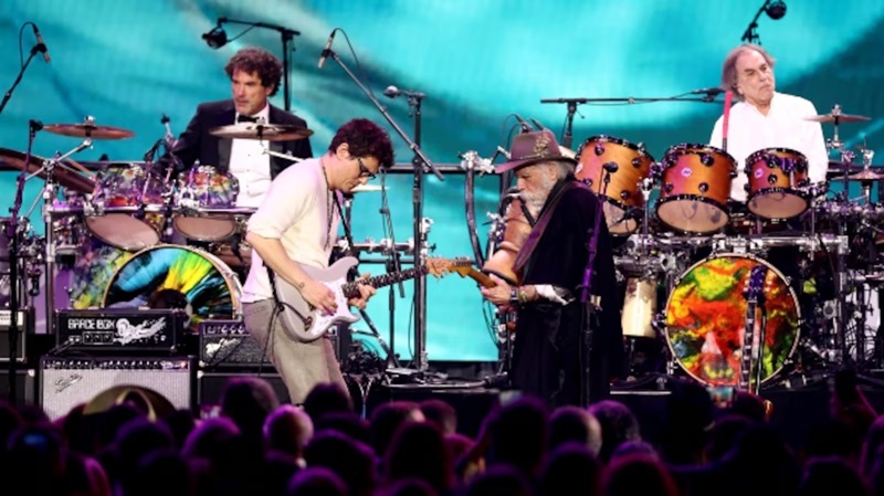 Next week <a href="/deadandcompany/">Dead & Company</a> will be celebrating the 60th anniversary of the <a href="/GratefulDead/">Grateful Dead</a> by doing a bunch of shows in #SanFrancisco.  Not gonna make it out west?  That's ok - they'll be livestreamed!  Details here:  wbab.com/news/dead-comp… ~ <a href="/niqueWBAB/">domonique</a>