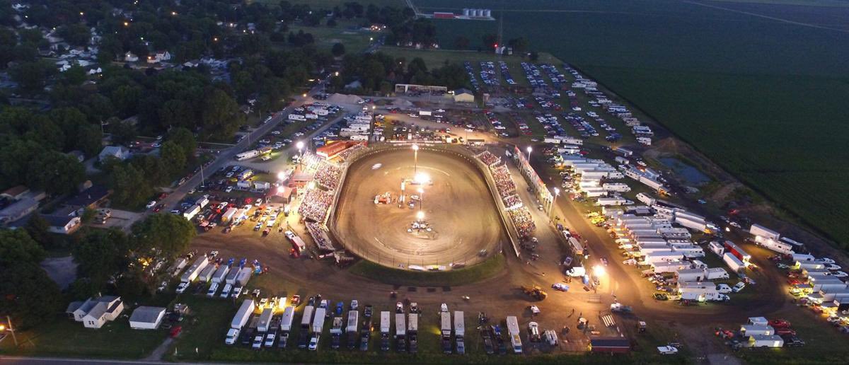 The perfect match! 🥹

Tomorrow night, the POWRi Honest Abe Roofing 410 Outlaw Sprints get back to business at 34 Raceway in the suburb of West Burlington, IA, before venturing through the heart of Illinois to the small town of Macon, where the mighty Macon Speedway can be found.