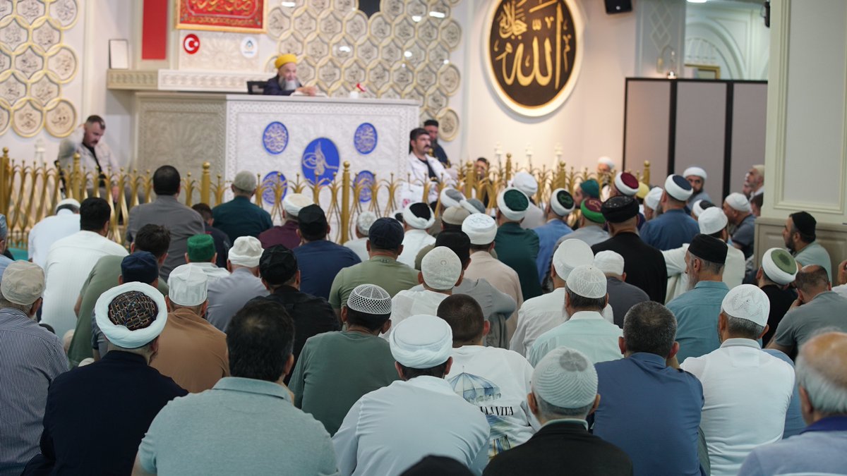 🎙️ Şeref Başkanımız Cübbeli Ahmet Hocaefendi ile Haftanın Sohbeti, HAYDER Kültür Merkezi'nde devam ediyor.

📺 Lâlegül TV ve Lâlegül FM'den canlı takip edebilirsiniz.